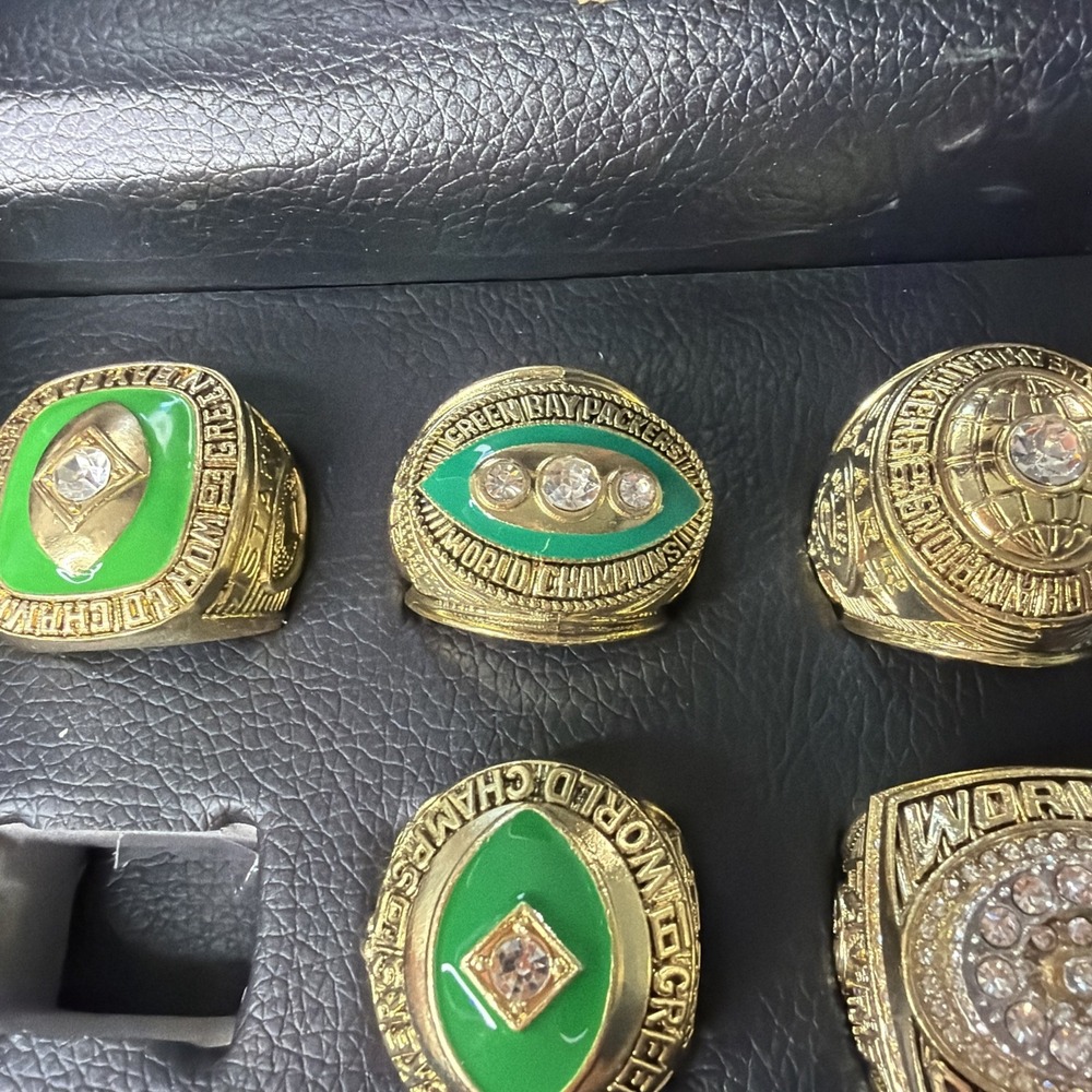 Green Bay Packers Replica 6 Championship Ring Set With Display Box. - Picture 5 of 7